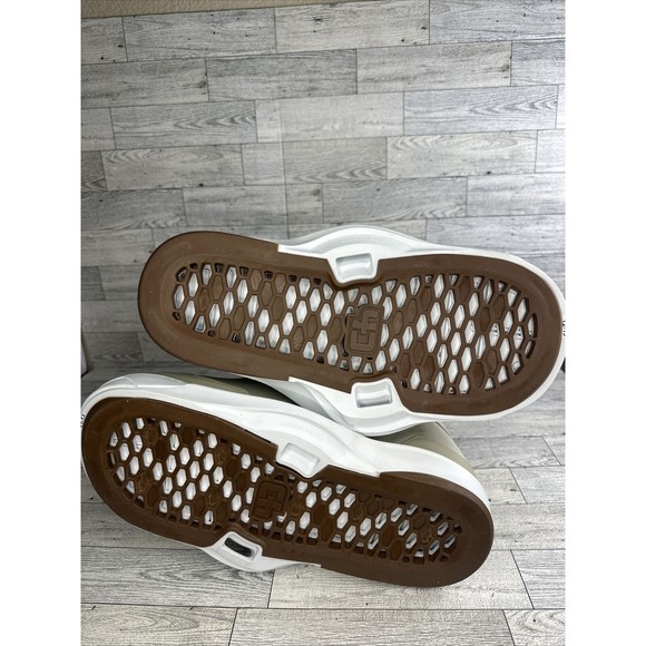 Athletic_Shoes